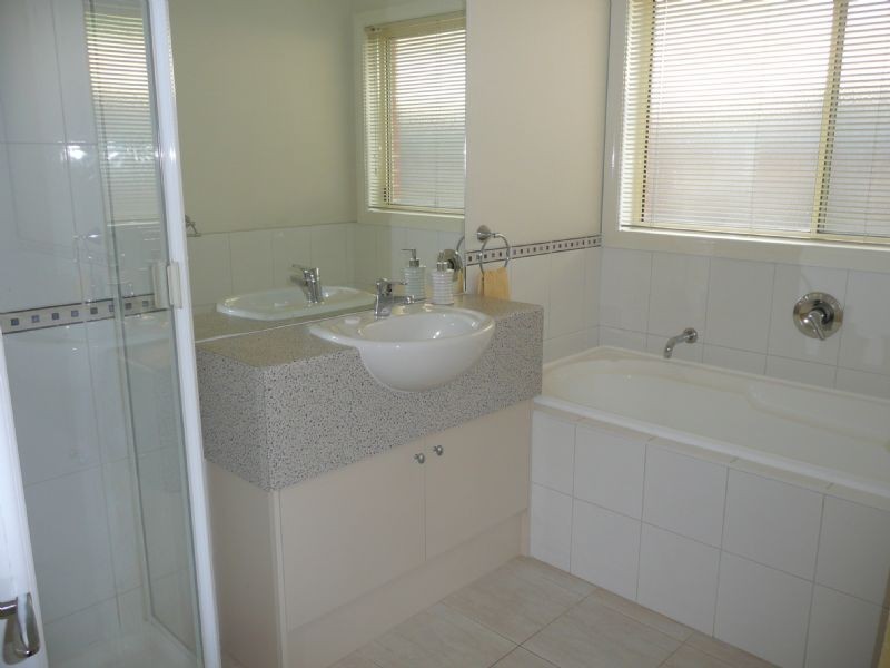 2/13 Glendale Grove, Rosebud VIC 3939