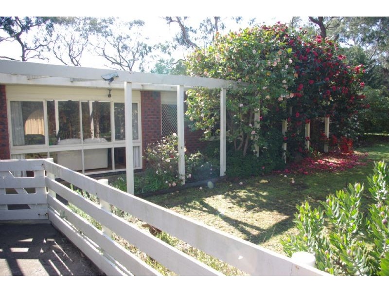 16 Leura Crescent, Rosebud VIC 3939