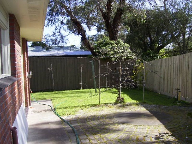 16 Leura Crescent, Rosebud VIC 3939