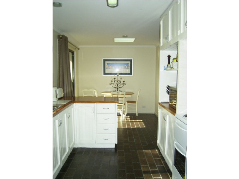 16 Leura Crescent, Rosebud VIC 3939