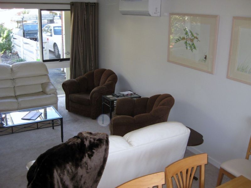 16 Leura Crescent, Rosebud VIC 3939