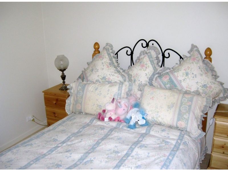 16 Leura Crescent, Rosebud VIC 3939