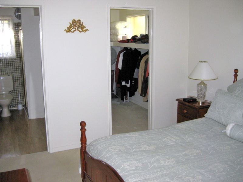 16 Leura Crescent, Rosebud VIC 3939