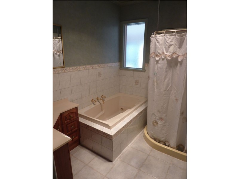 32 Adams Avenue, Rosebud VIC 3939