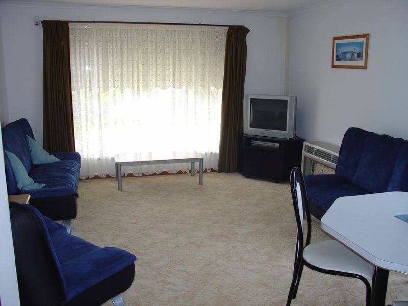 126 Eighth Avenue, Rosebud VIC 3939