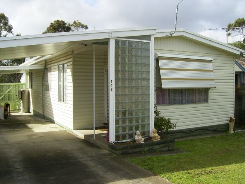 107 Fifth Avenue, Rosebud VIC 3939