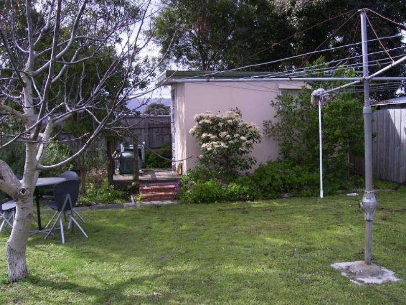 107 Fifth Avenue, Rosebud VIC 3939