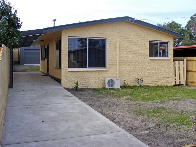 183  EIGHTH AVENUE, Rosebud VIC 3939