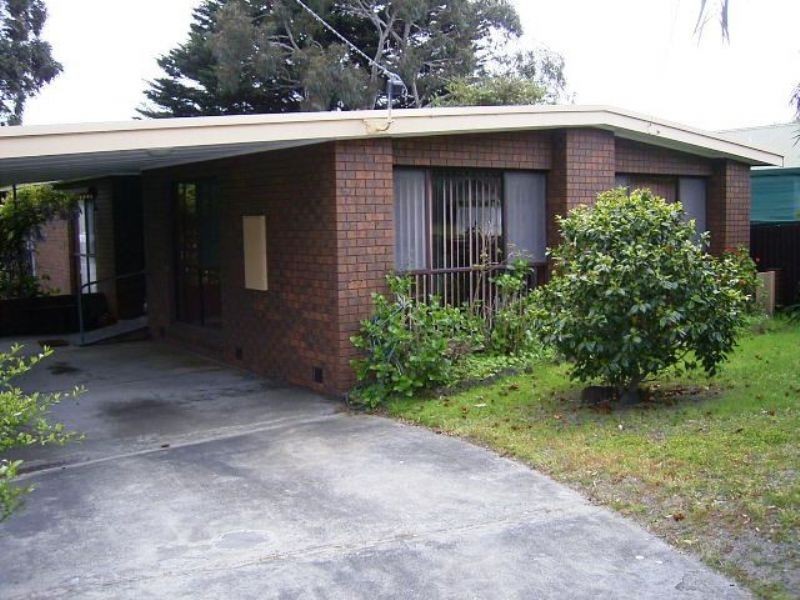 64  Tarwarri Avenue, Rosebud West VIC 3940