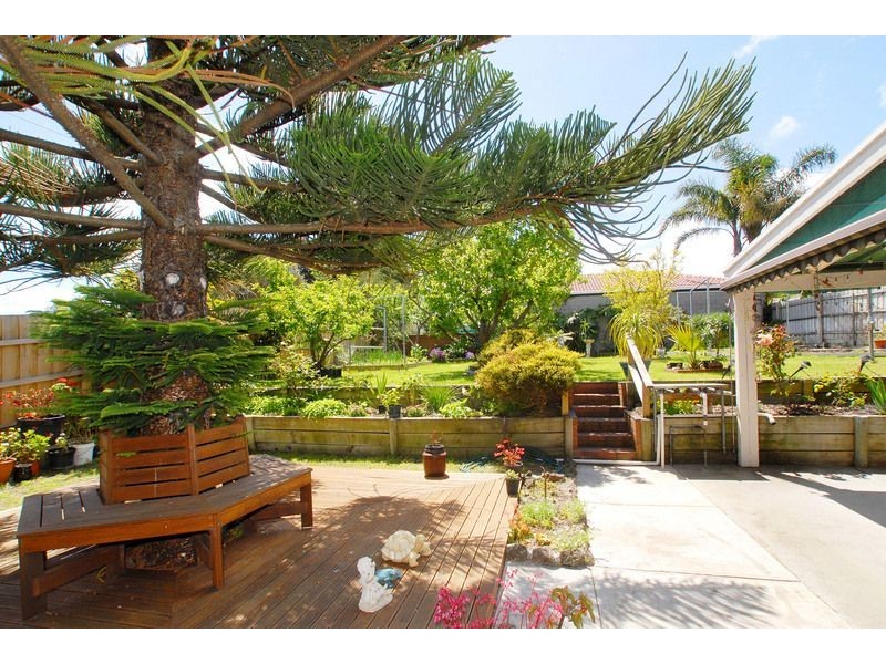 30 Walpole Avenue, Rosebud VIC 3939