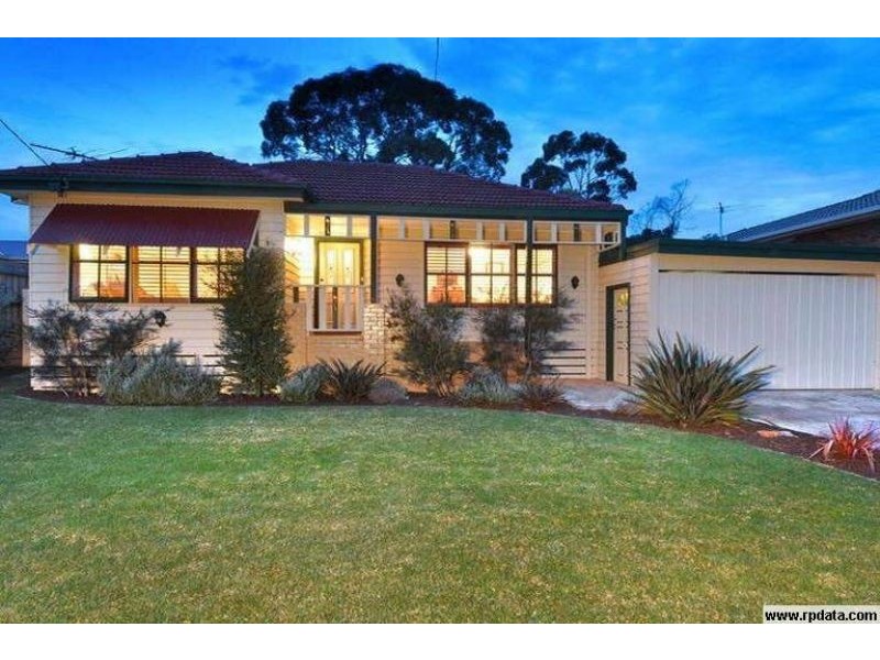 17 Warraburra Avenue, Rosebud VIC 3939