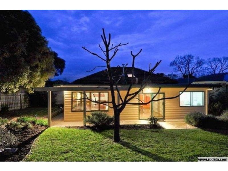 17 Warraburra Avenue, Rosebud VIC 3939