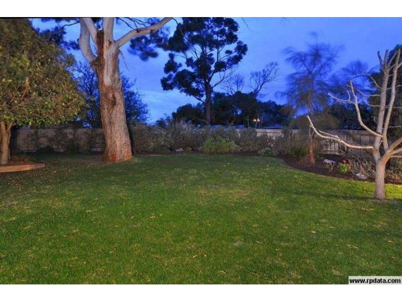 17 Warraburra Avenue, Rosebud VIC 3939