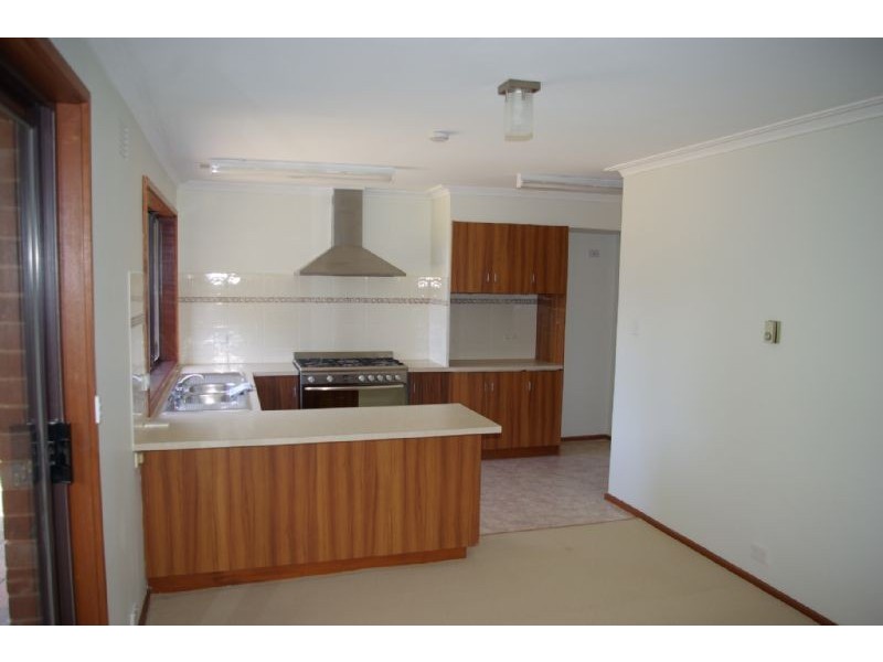 15 Cootamundra Avenue, Rosebud West VIC 3940