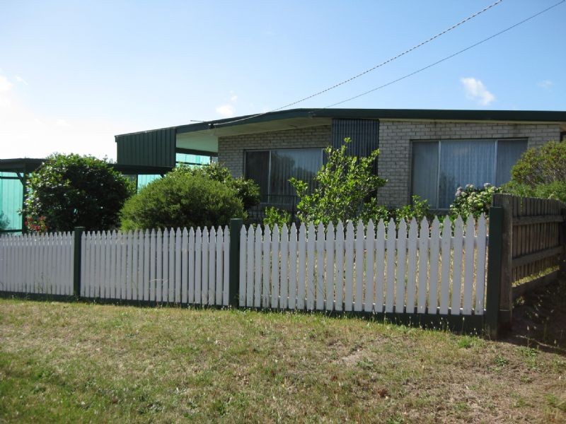 4 Walpole Avenue, Rosebud VIC 3939