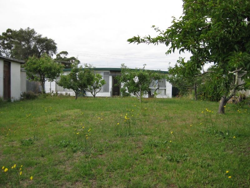 4 Walpole Avenue, Rosebud VIC 3939