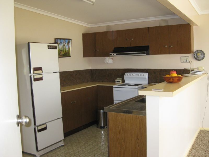 4 Walpole Avenue, Rosebud VIC 3939