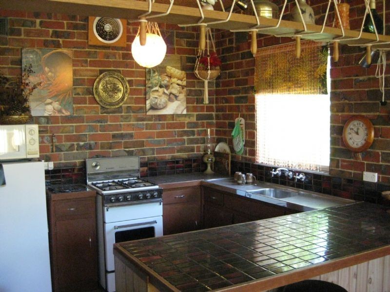 1 Foothills Avenue, Mccrae VIC 3938