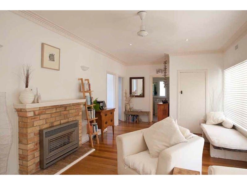 Sorrento VIC 3943