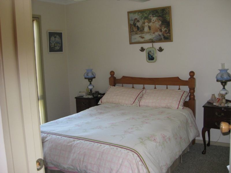 11a Florence Ave, Rosebud West VIC 3940