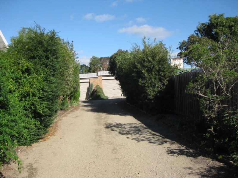 11a Florence Ave, Rosebud West VIC 3940