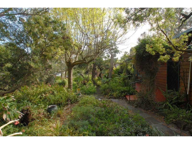 1 Florence Avenue, Rosebud West VIC 3940