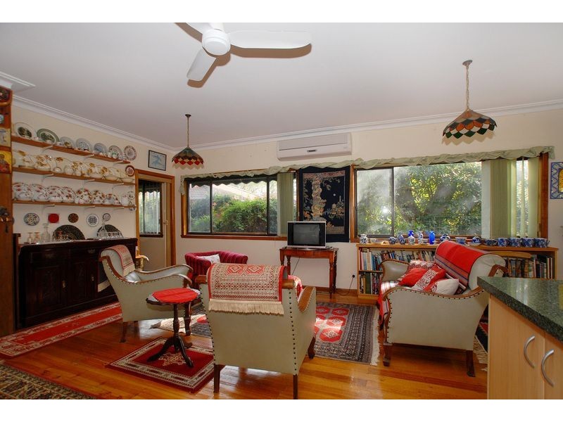 1 Florence Avenue, Rosebud West VIC 3940