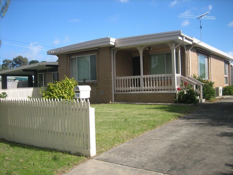 18 Balaka Street, Rosebud West VIC 3940
