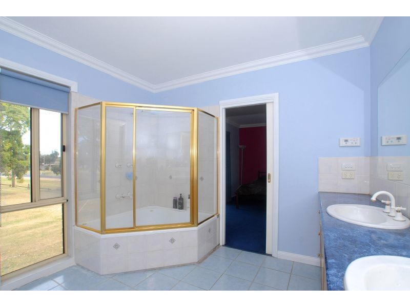 111 Truemans Road, Rosebud West VIC 3940