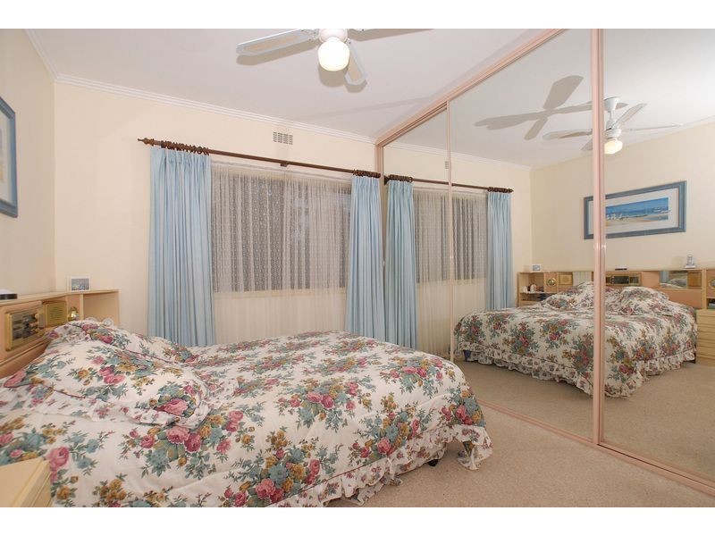 92-94 Fifth Avenue, Rosebud VIC 3939