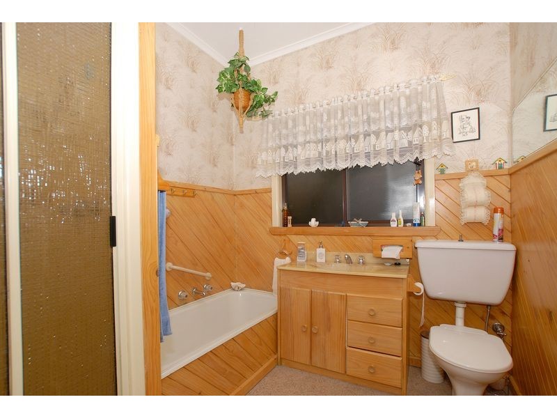 92-94 Fifth Avenue, Rosebud VIC 3939