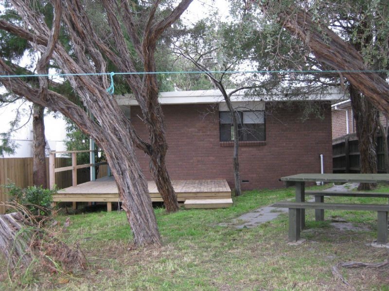 134 Ninth Avenue, Rosebud VIC 3939