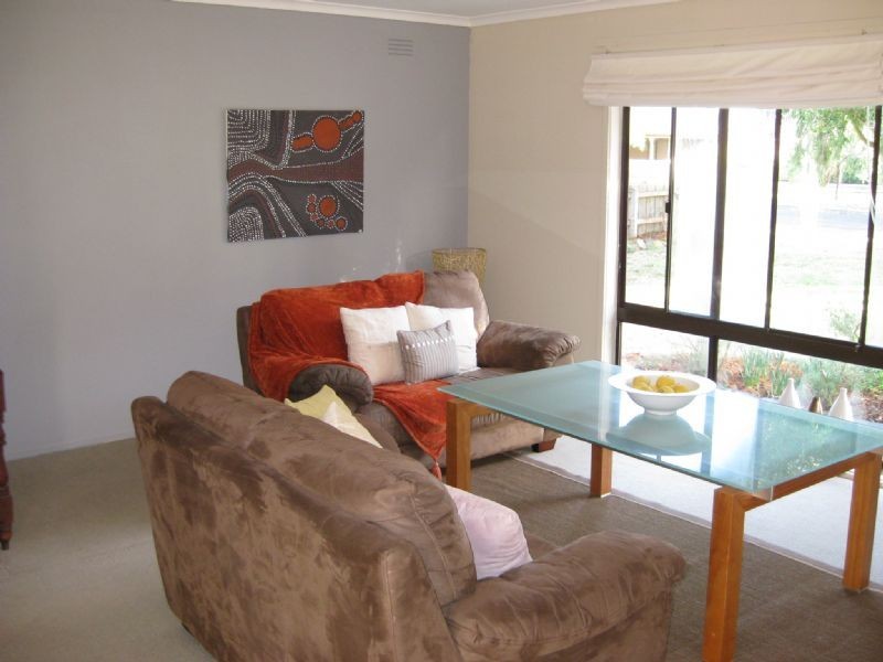 15 Tarwarri Avenue, Rosebud West VIC 3940