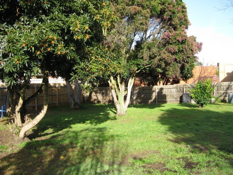 15 Tarwarri Avenue, Rosebud West VIC 3940
