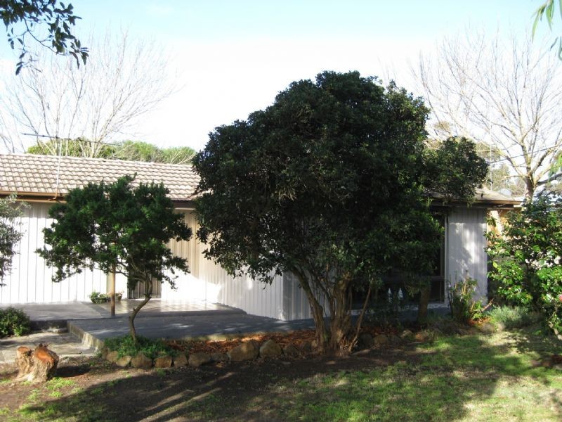 15 Tarwarri Avenue, Rosebud West VIC 3940