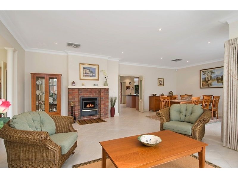 8 Mirriam Avenue, Rosebud VIC 3939