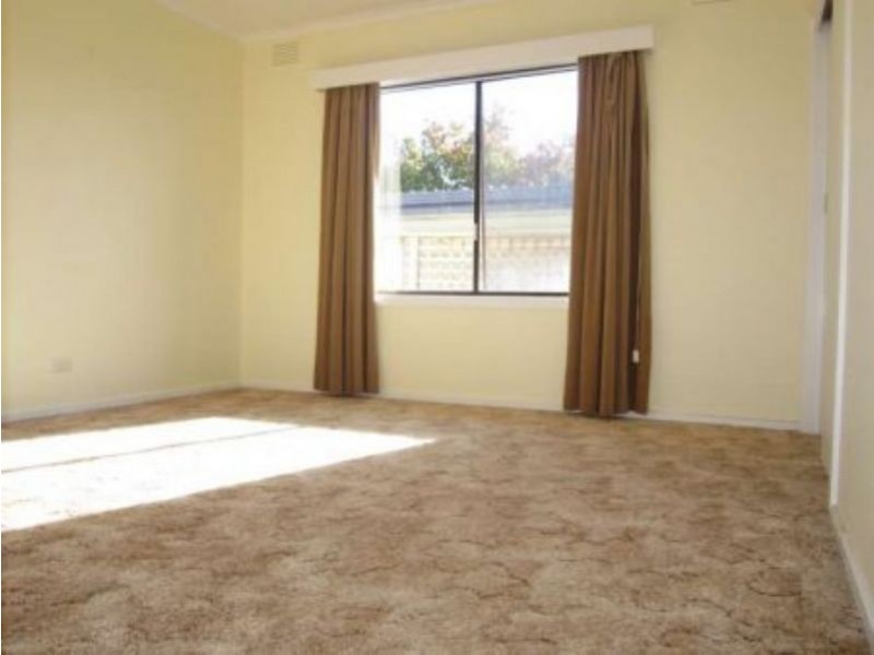 102 Ocean Street, Rosebud VIC 3939