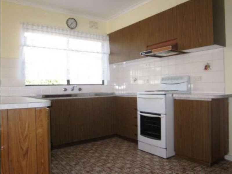 102 Ocean Street, Rosebud VIC 3939