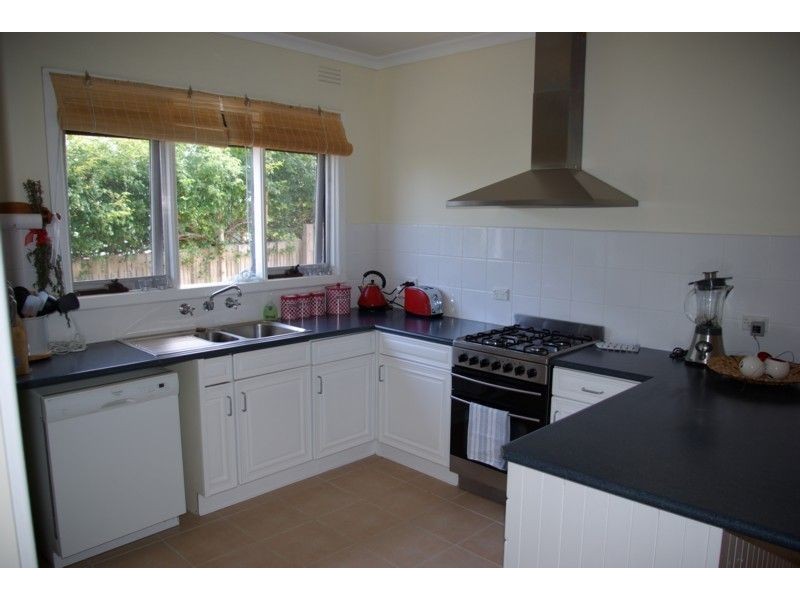 28 Foam Street, Rosebud VIC 3939