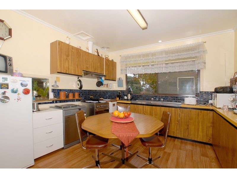 92-94 Fifth Avenue, Rosebud VIC 3939