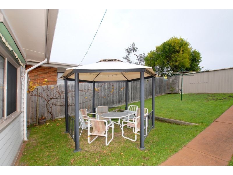 92-94 Fifth Avenue, Rosebud VIC 3939