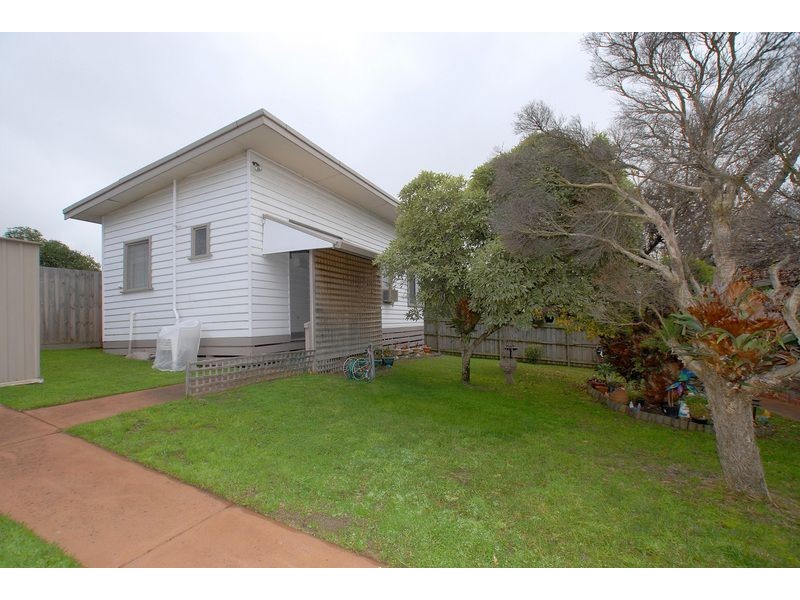 92-94 Fifth Avenue, Rosebud VIC 3939