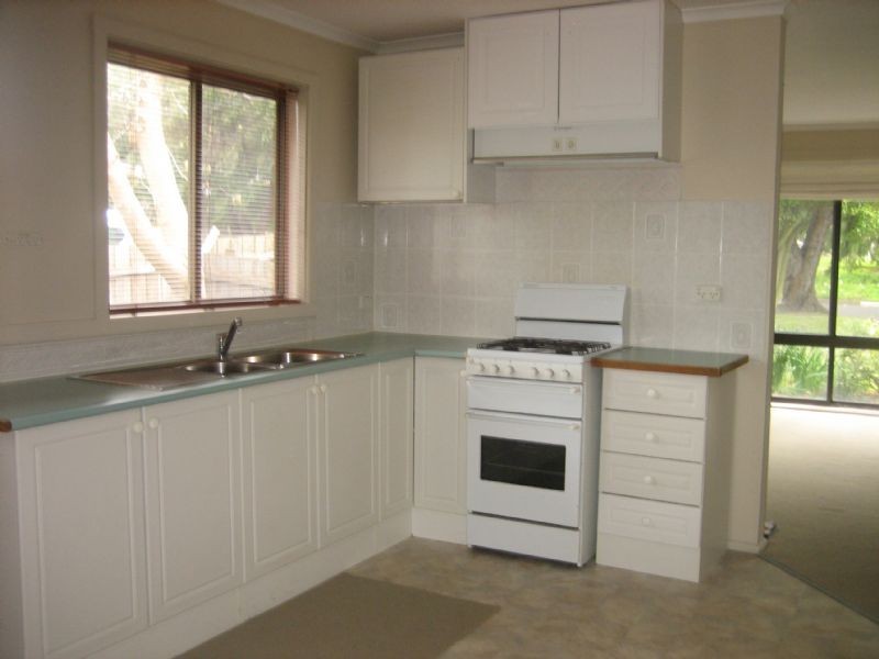 15 Tarwarri Avenue, Rosebud VIC 3939