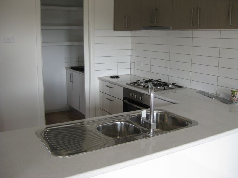 4 Walpole, Rosebud VIC 3939