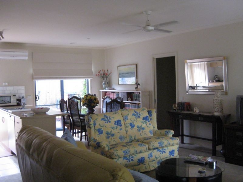 28 Leura Crescent, Rosebud VIC 3939
