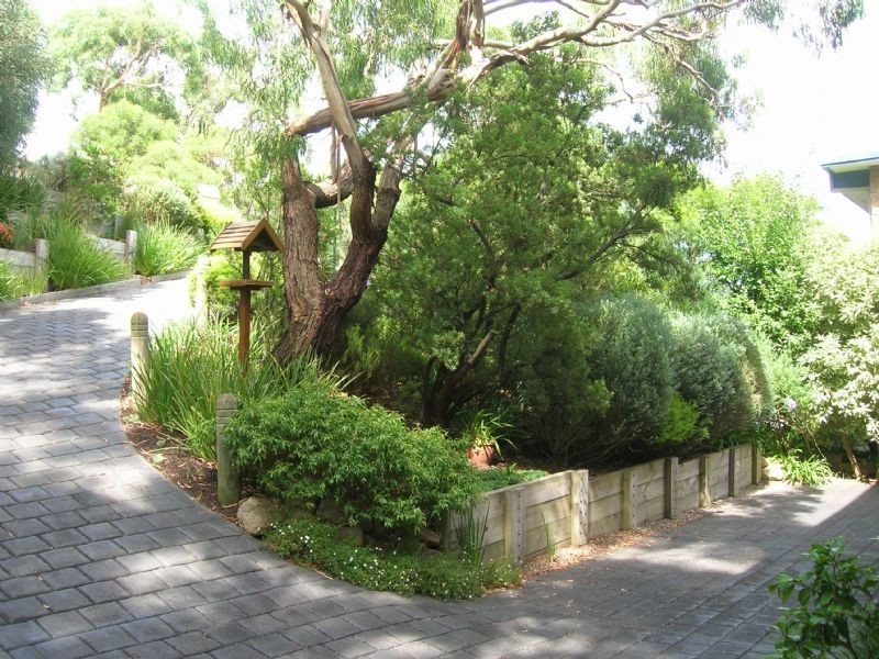 12 Somers Avenue, Mccrae VIC 3938