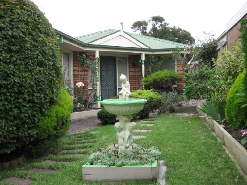 104 Second Avenue, Rosebud VIC 3939