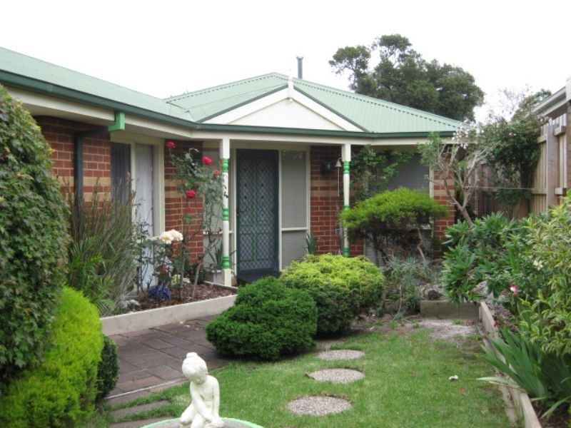 104 Second Avenue, Rosebud VIC 3939