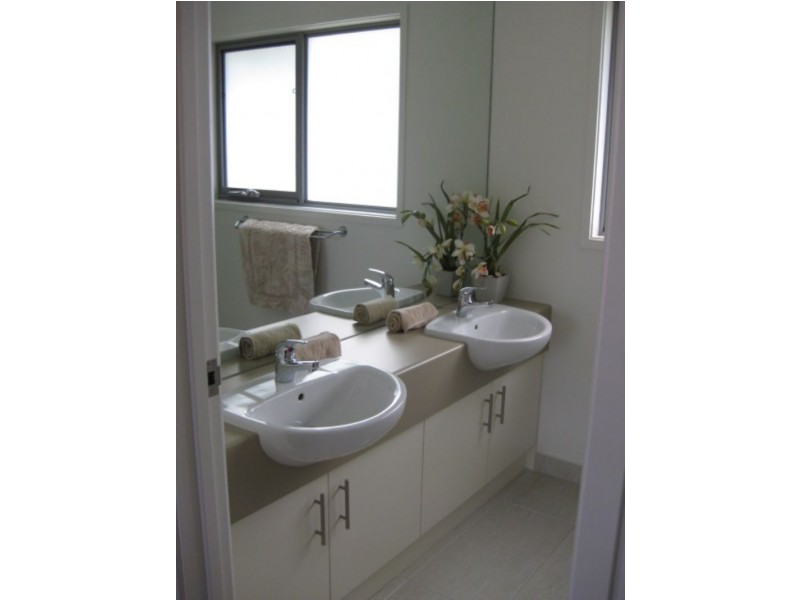 11 Wilfred Street, Rosebud VIC 3939