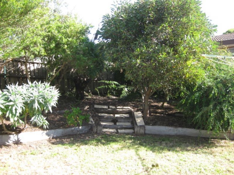 2 Bromley Street, Rosebud VIC 3939